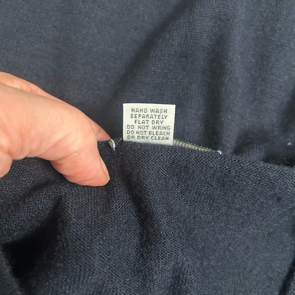 MEN’S Pebble Beach Izod Vest Navy color - Picture 5 of 5